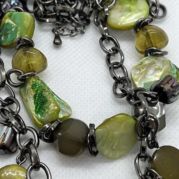 Chain Necklace with Medallion Pendant Double Strand Green Beaded Boho - Picture 4 of 4